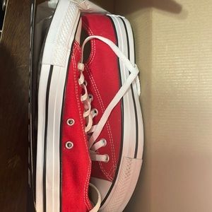 Red low top converse